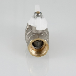 Кран шаровой VALTEC Base с полусгоном 1/2 ВН, белый, прямой
